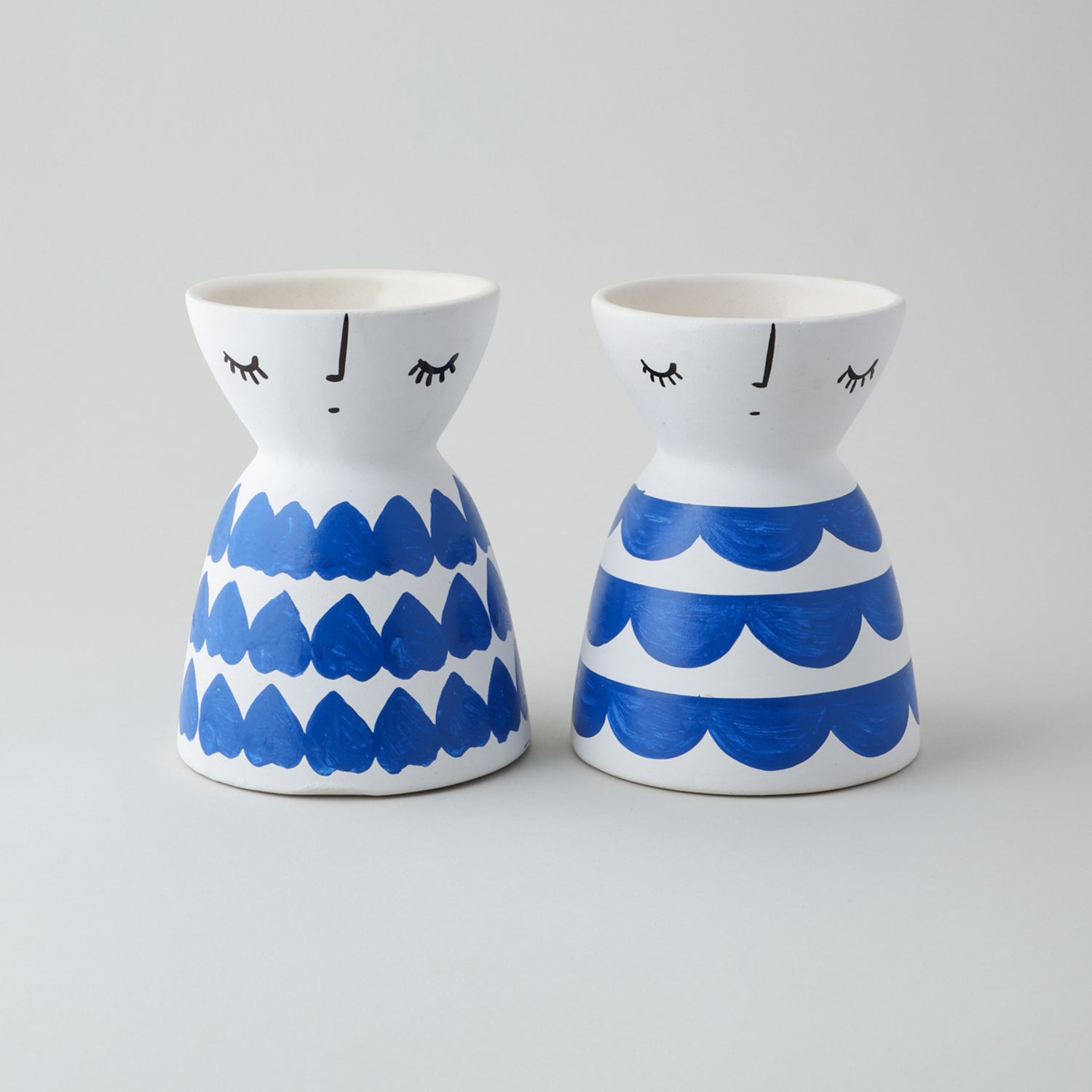 Ceramic Flower Vase (Set of 2) White Blue Hearts & Scallops 5x4