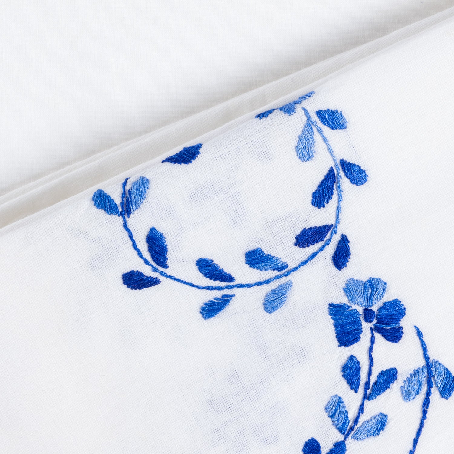 Hand Embroidered Bed Cover - White/Blue