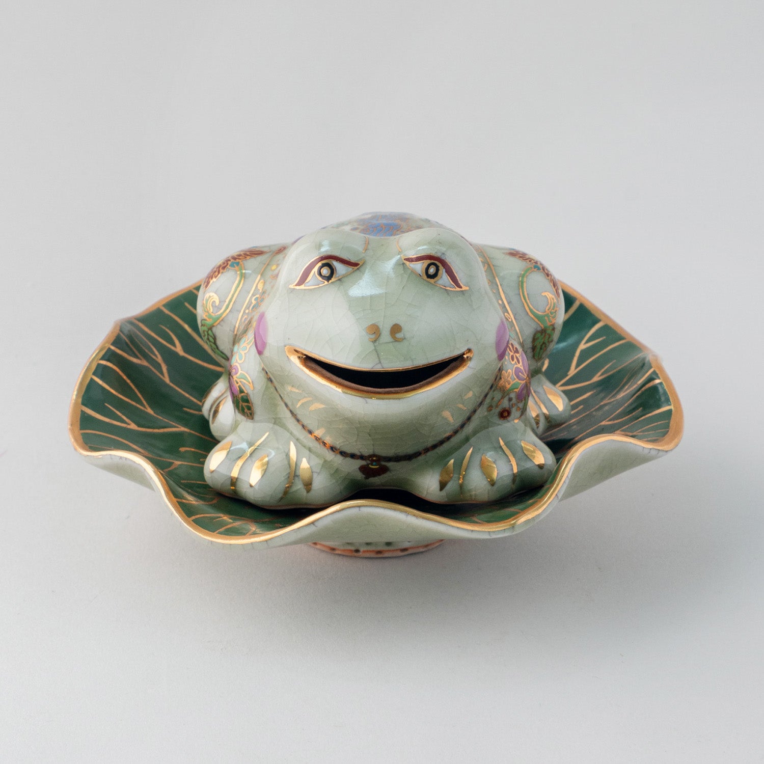 Benjarong Celadon Frog on Lotus Leaf