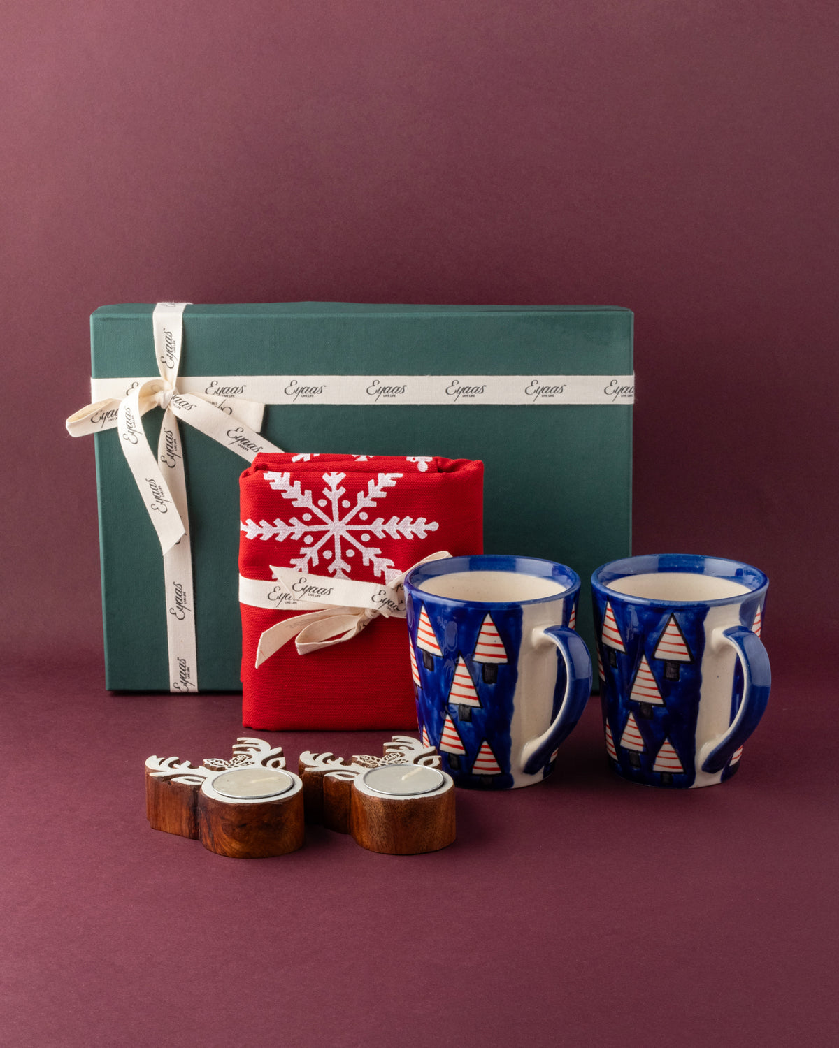 Table Runner, Coffee Mugs & Candle Holders Gift Hamper