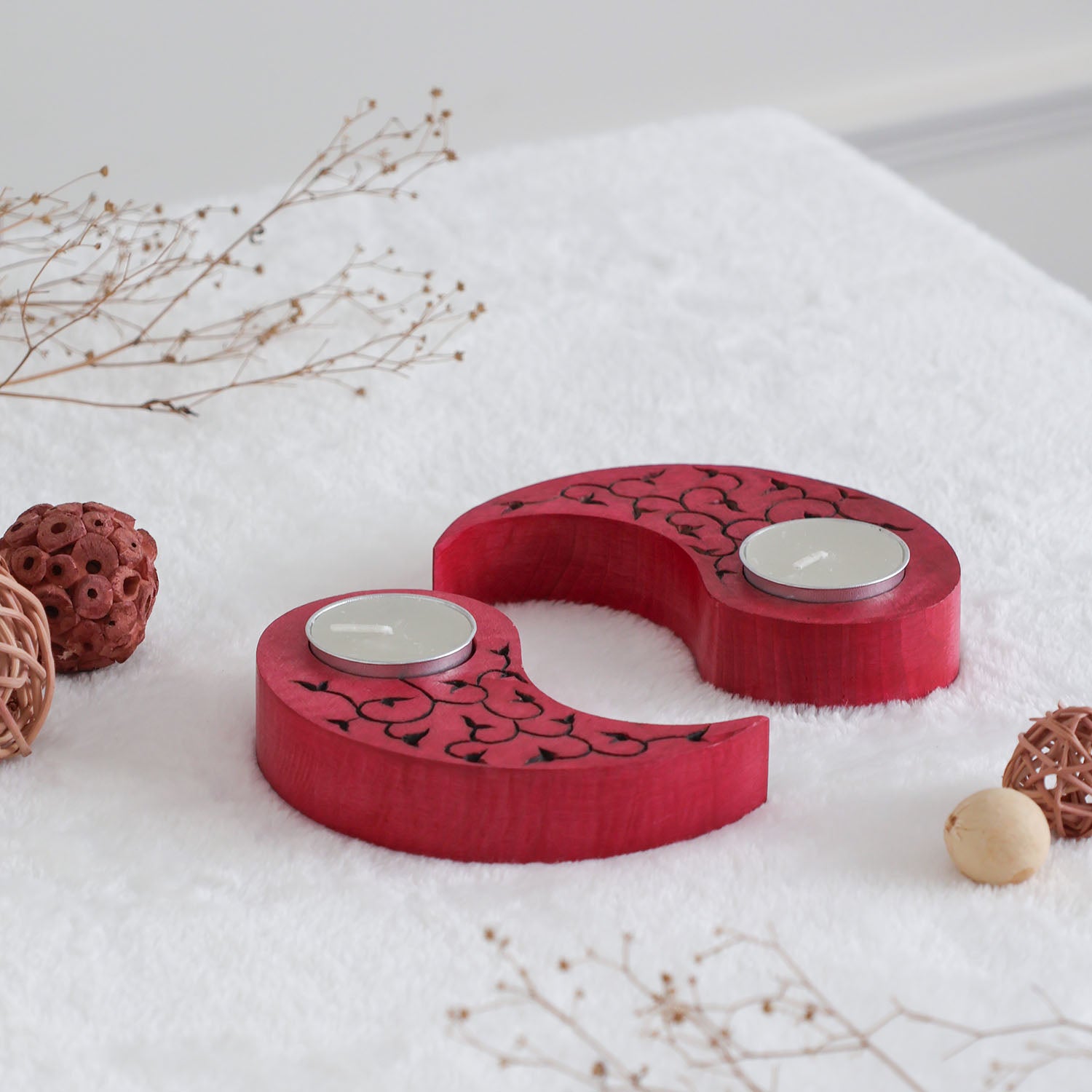 Ying Yang Leaves T-Light Holders Red Set of 2