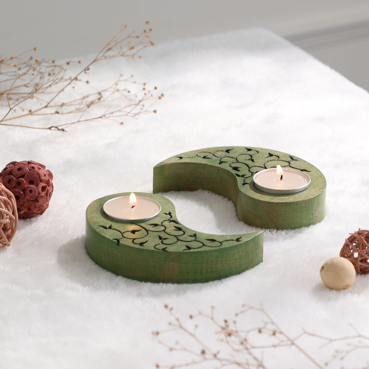 Ying Yang Leaves T-Light Holders Green Set of 2