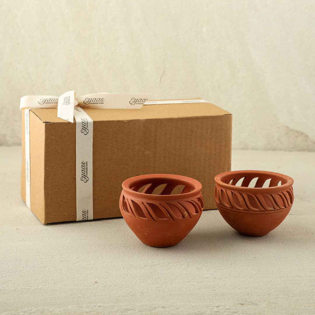 Matka Clay Diya Set of 2 Festival Lights – Leaf Cuts
