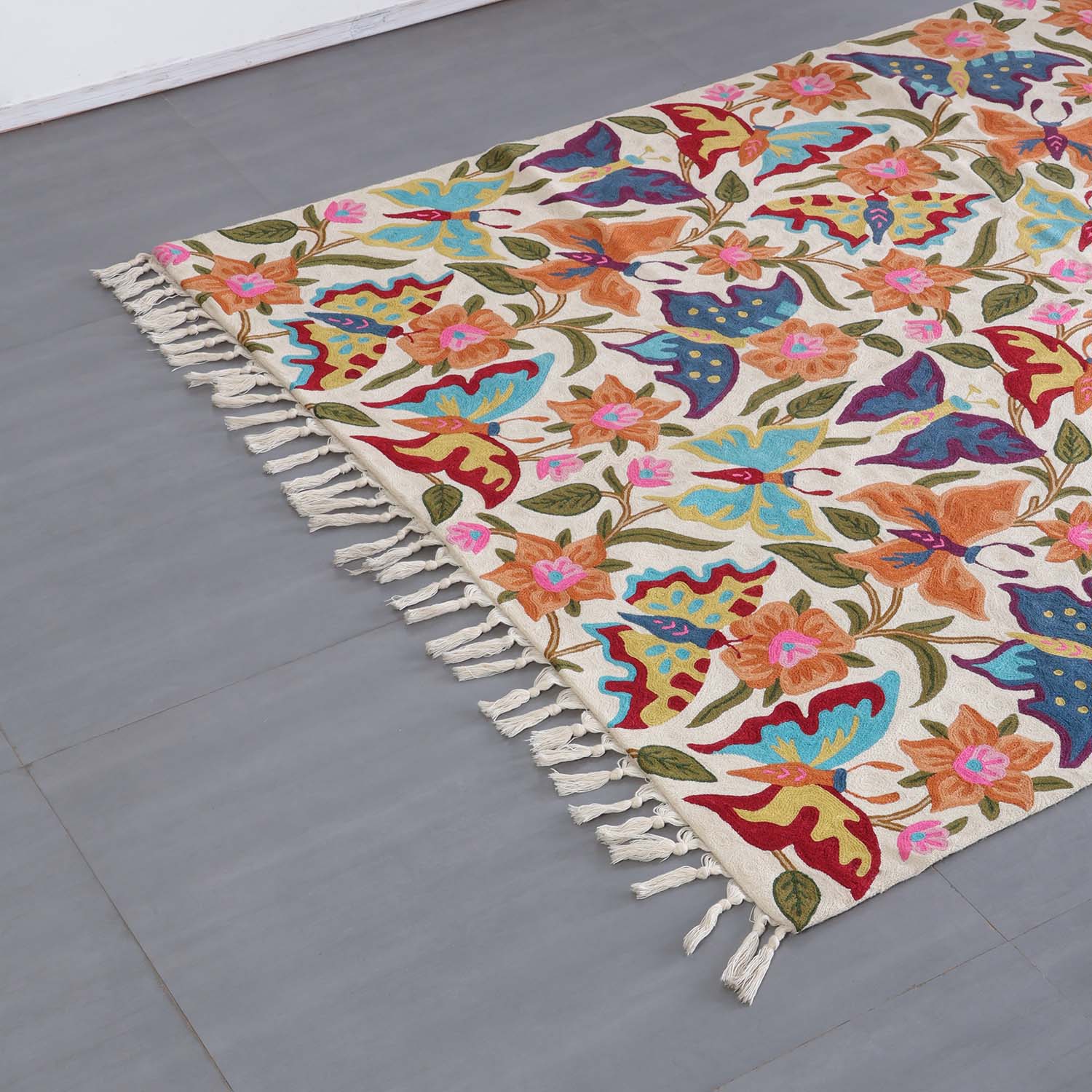 Multi Colour Butterfly Kashmiri Crewel Embroidery Wool Rug, 4x6 ft