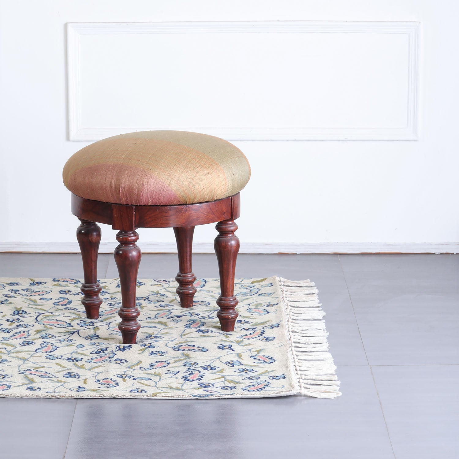 Blue Paisley Trellis Kashmiri Wool Crewelwork Rug, 3x5 ft