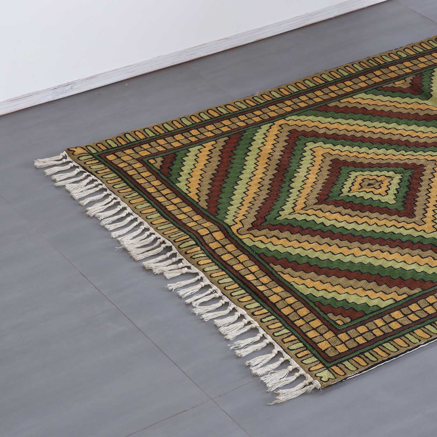 Off White & Green Geometric Crewel Embroidery Wool Rug, 3x5 ft