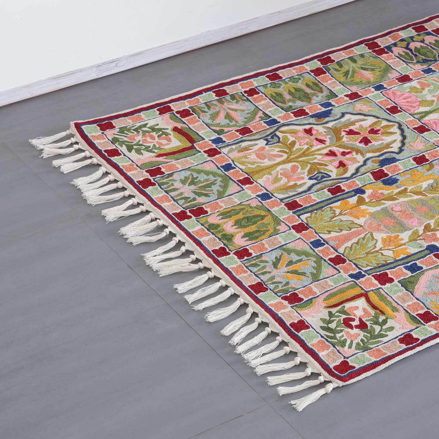 Multi-Colour Square Pattern Crewel Stitch Wool Rug, 3x5 ft