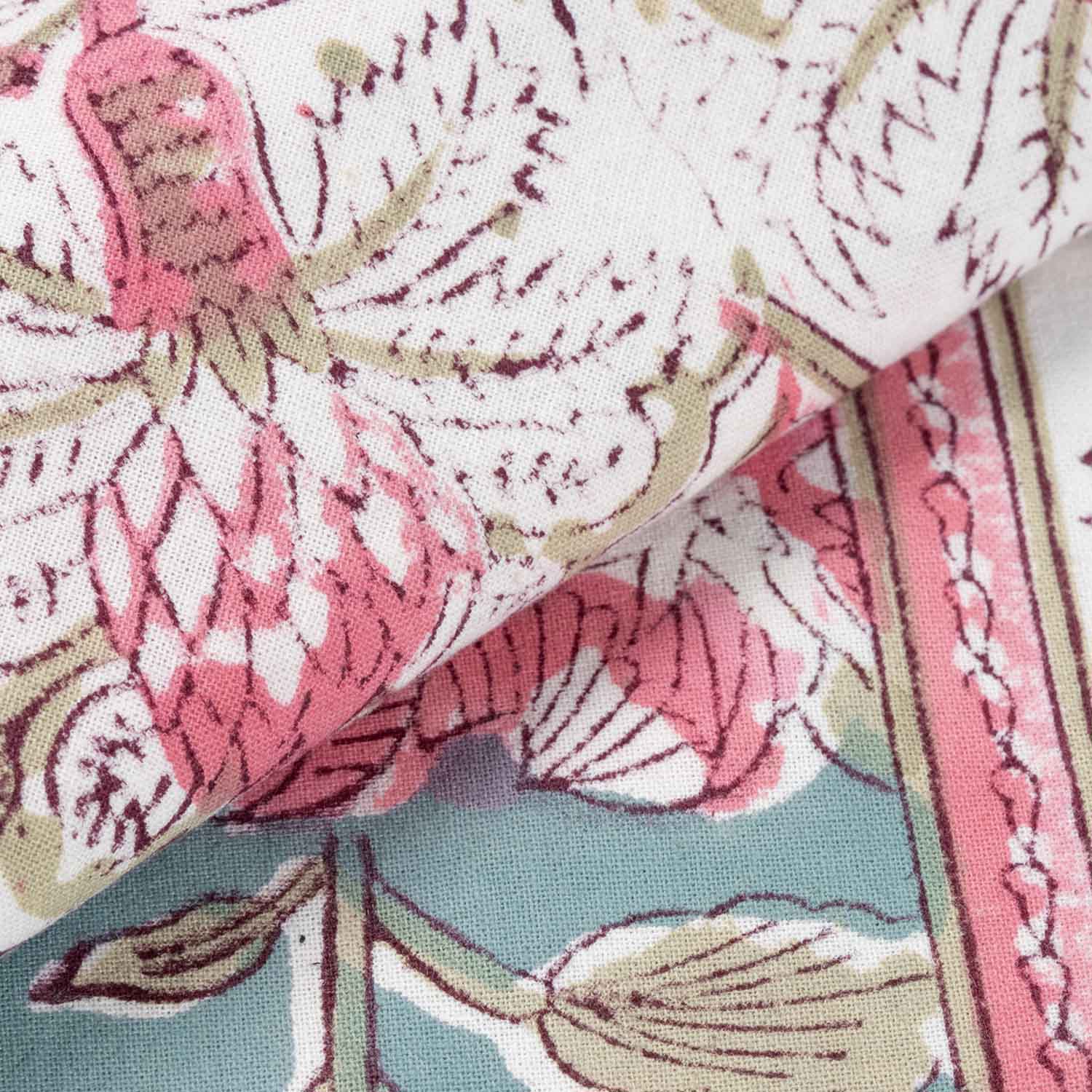 King-size Printed Bedcover With 2 Pillow Cases, Pink & Blue - Eyaas