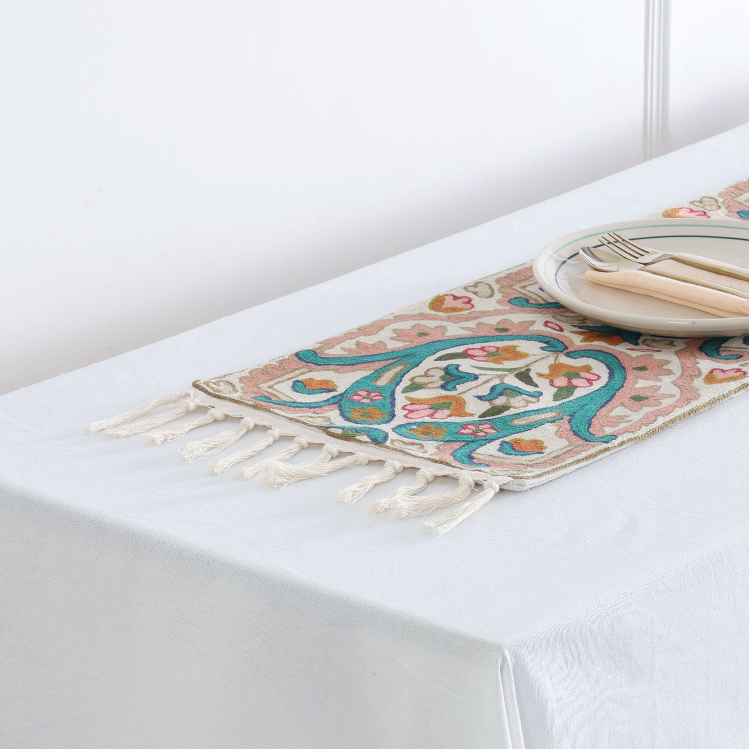 Off White Floral Crewel Embroidery Kashmiri Table Runner, 1x4 ft