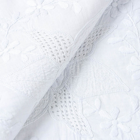 Embroidered Cutwork Table Cloth & Napkins Set