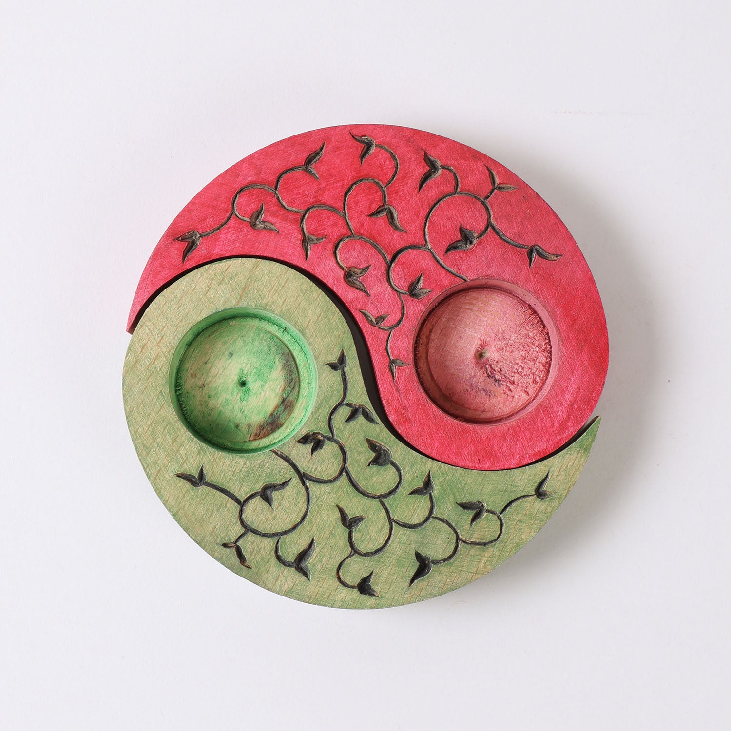 Ying Yang Leaves T-Light Holders Red & Green Set of 2