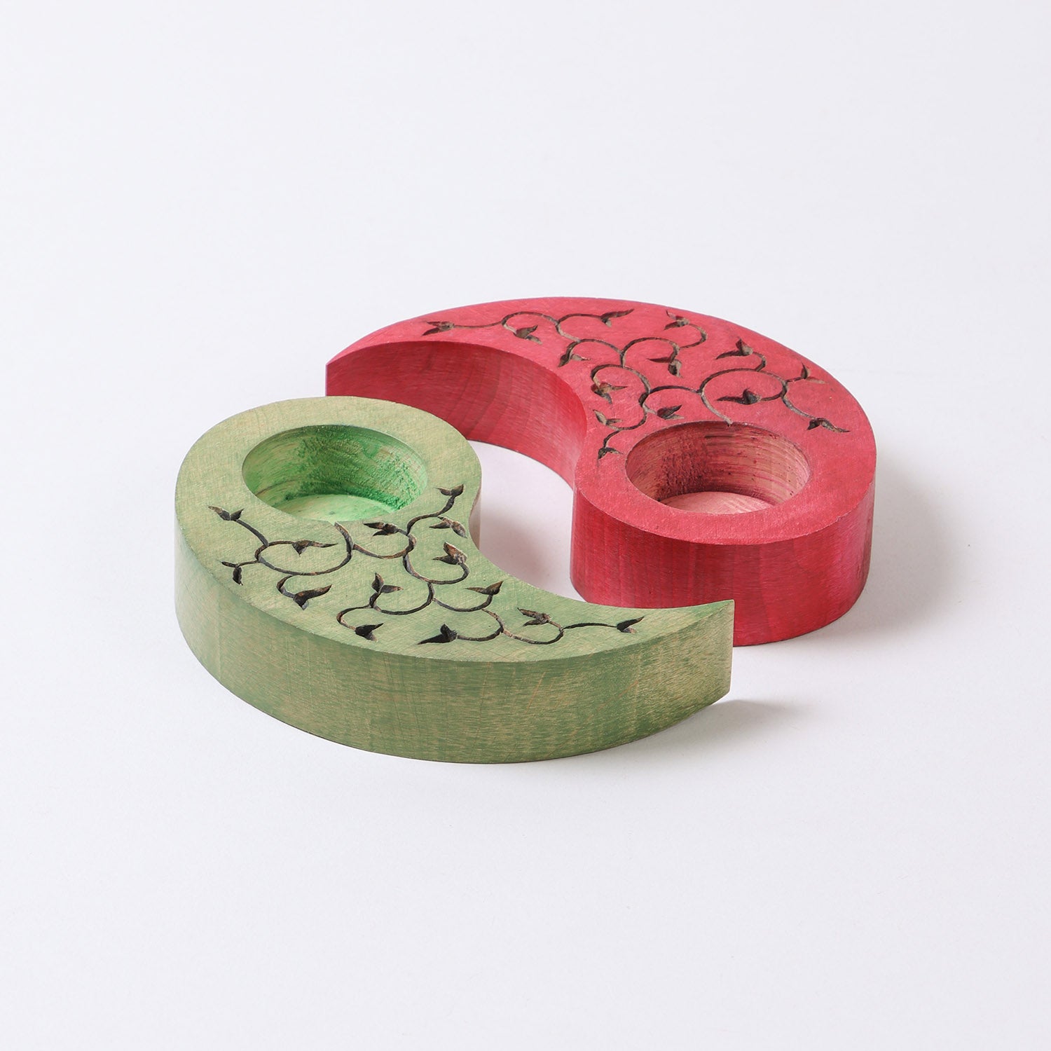 Ying Yang Leaves T-Light Holders Red & Green Set of 2