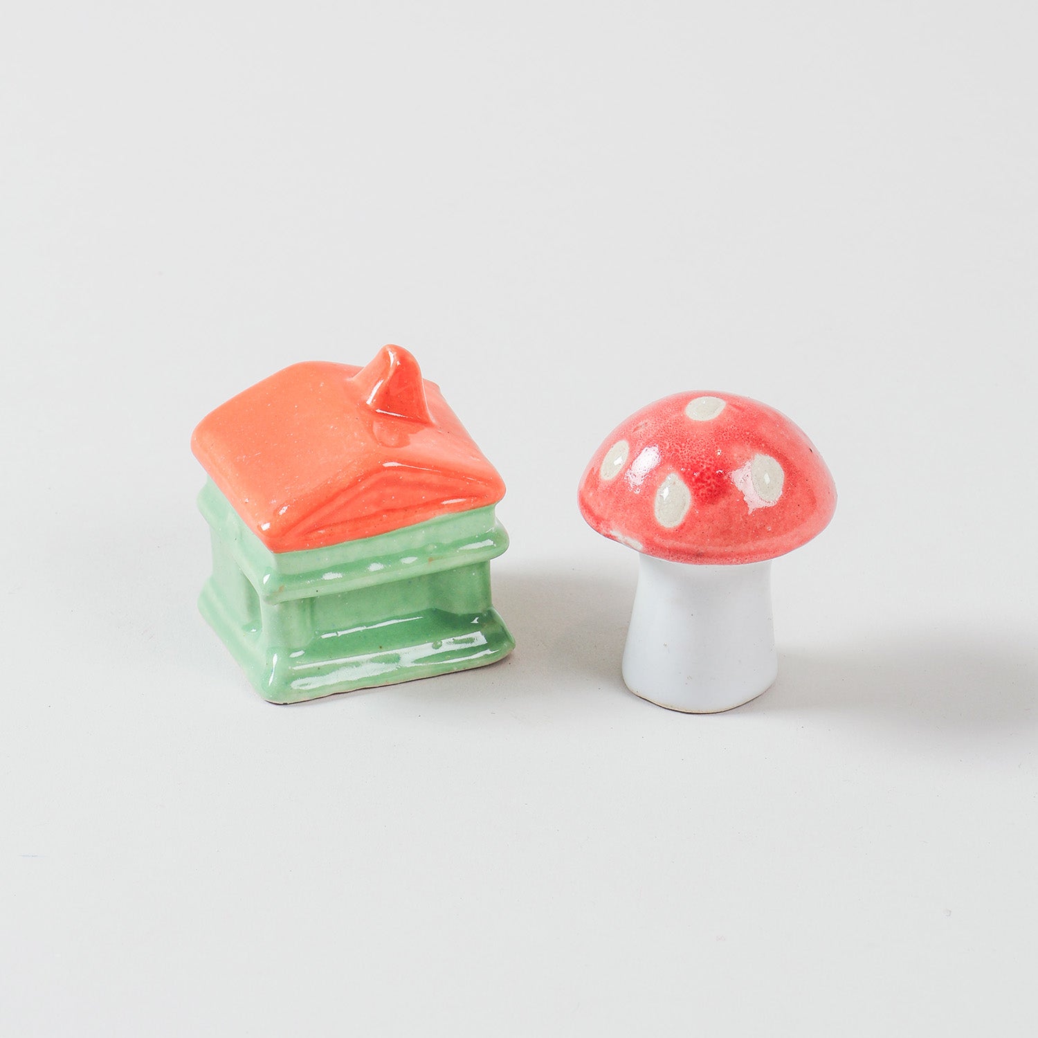 Hand-painted ceramic hut and mushroom miniature set handcrafted in Khurja, ideal for miniature garden decorations, indoor planters, and garden decor