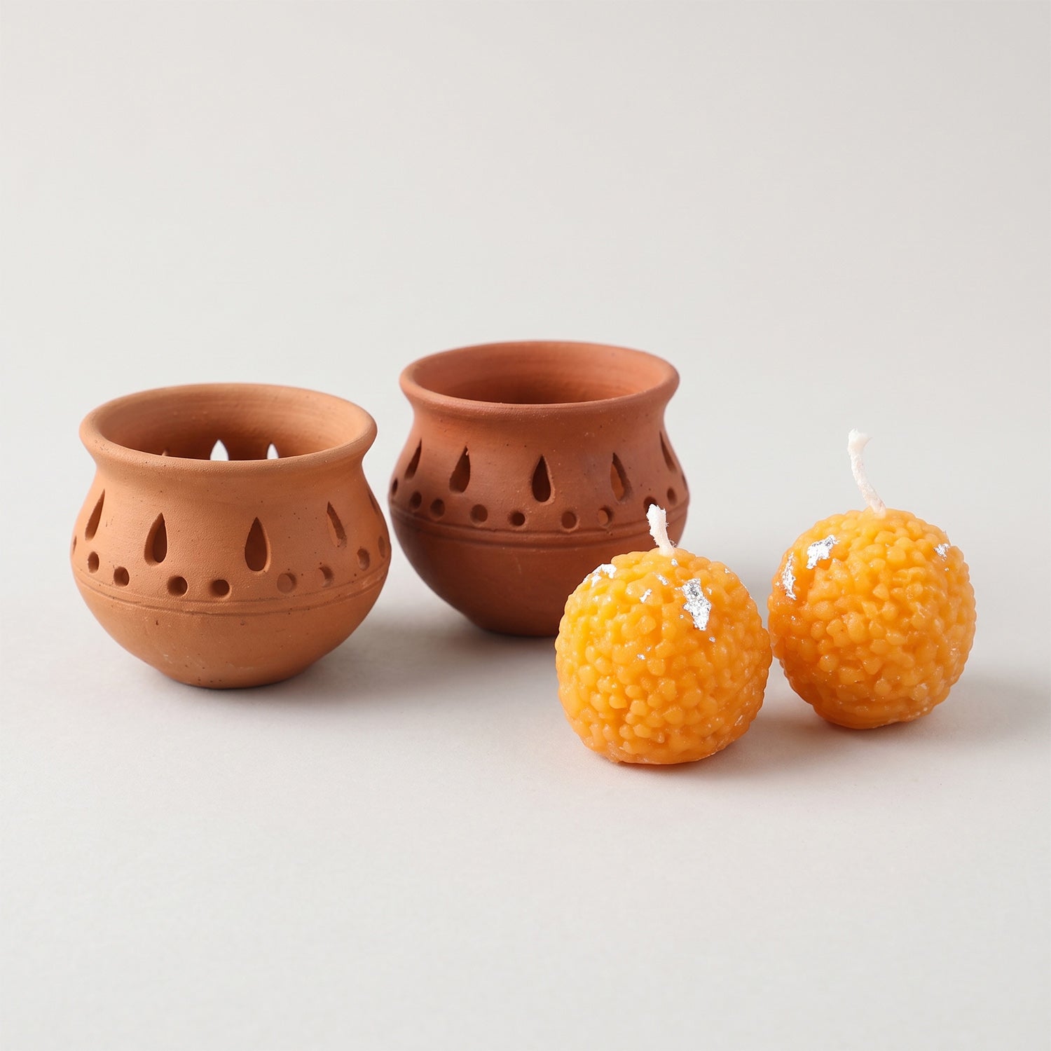 Mitti Ka Mol terracotta diya and Motichoor Ladoo soy wax candle gift set