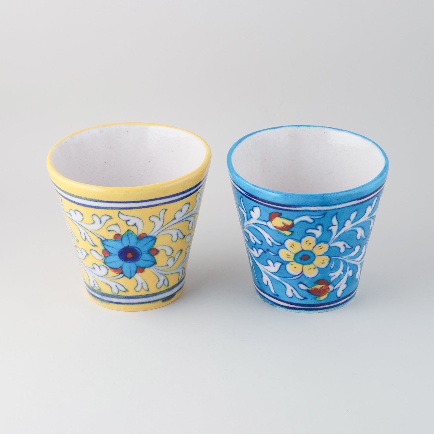 Set of 2 ceramic planters in yellow and light blue