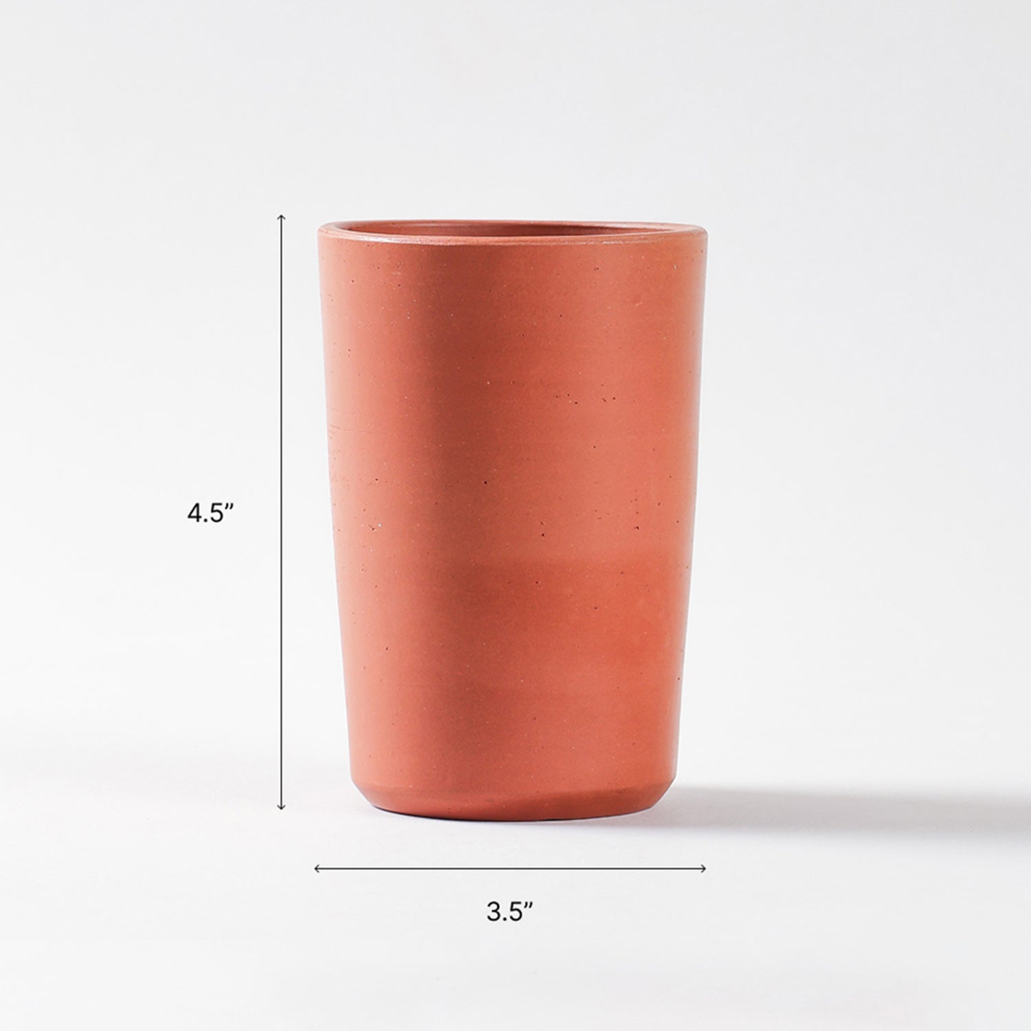 Terracotta tumbler size guide showing 320 ml capacity and dimensions for daily beverage use