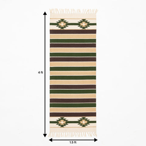 1.5 x 4 ft handwoven cotton rug size guide featuring white and green artisan woven patterns