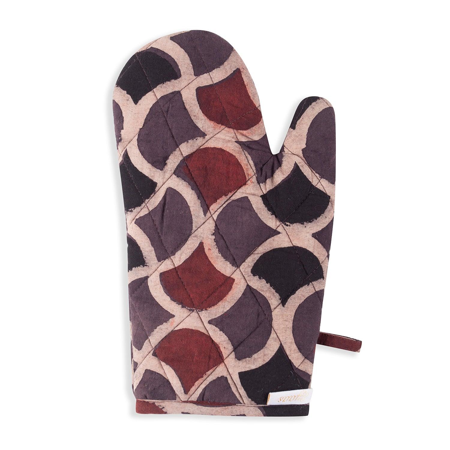 Fish scale pattern inspired Ajrakh hand block Printed Baking Glove Single in Brown & Maroon, perfect oven mitten for heat protection